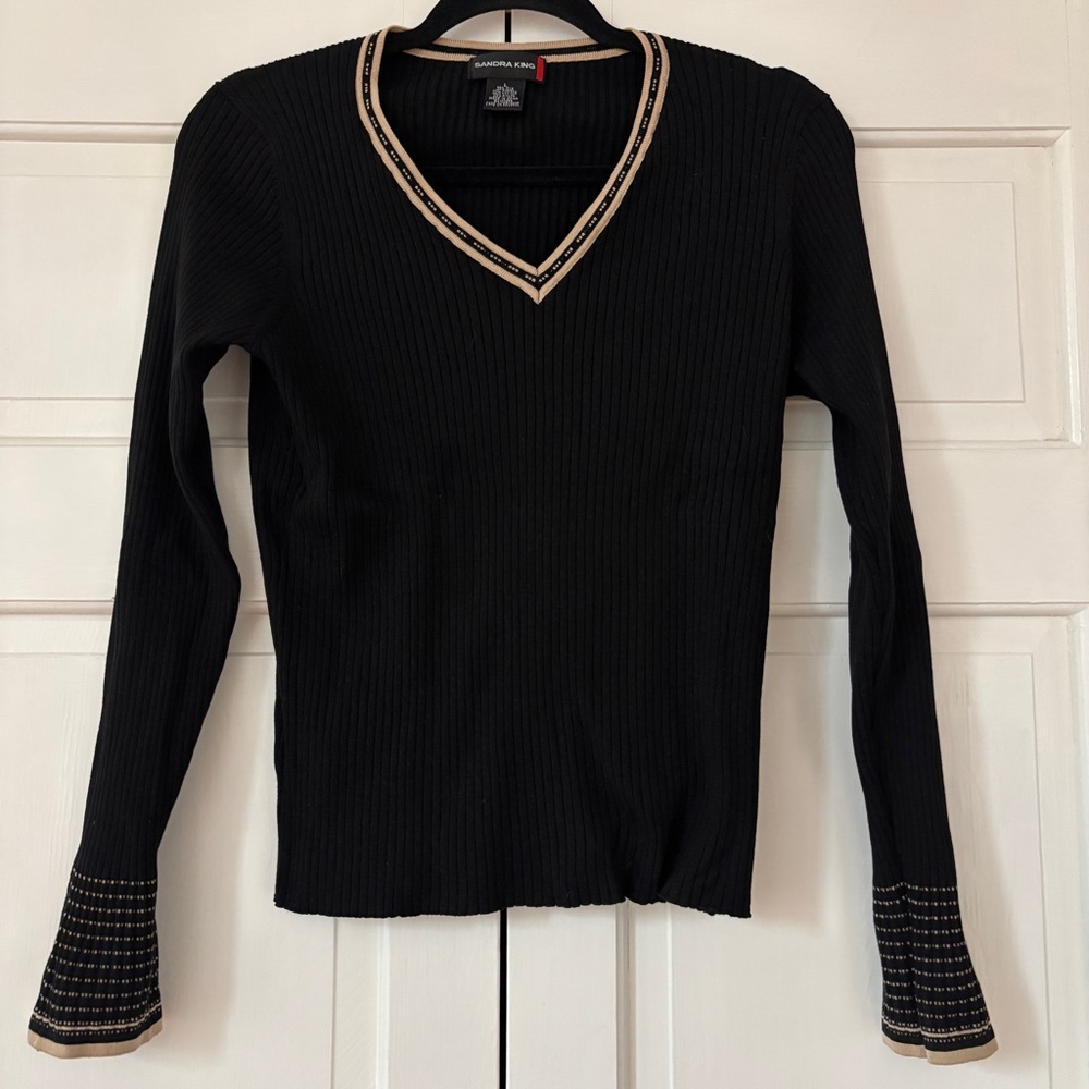 Sandra King Black V-Neck Rib Knit Sweater Size Large Silk Blend Flare Sleeve Tan
